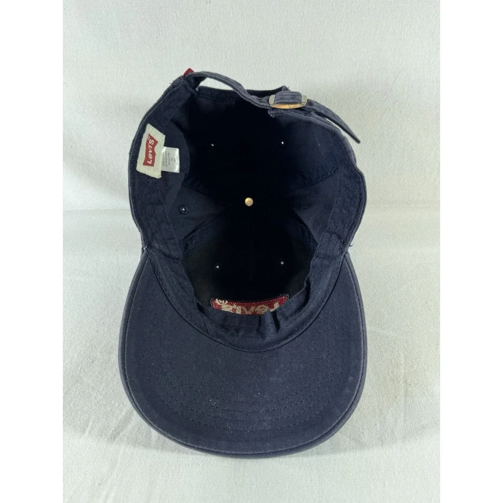 Levi's Batwing Baseball cap - adjustable strap one size with red logo (Navy)